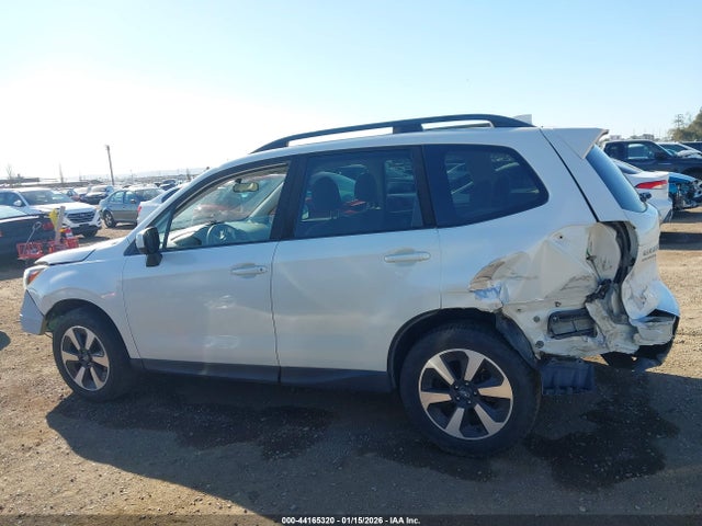 Subaru Forester 2.5i Premium 2017 JF2SJAEC9HH806710 Image 14