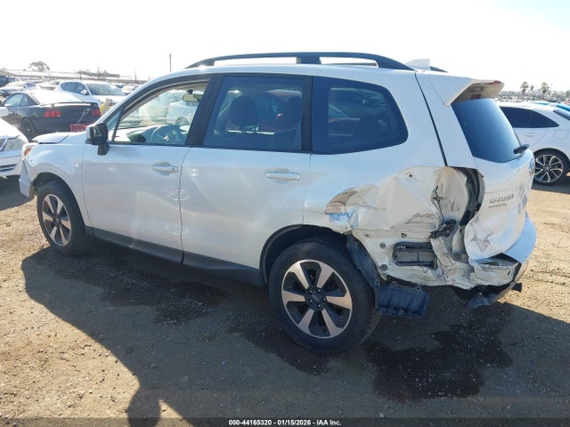 Subaru Forester 2.5i Premium 2017 JF2SJAEC9HH806710 Image 3