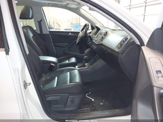 44165347 :رقم المزاد ، WVGBV7AX7DW538417 vin ، 2013 Volkswagen Tiguan S/se/sel مزاد بيع