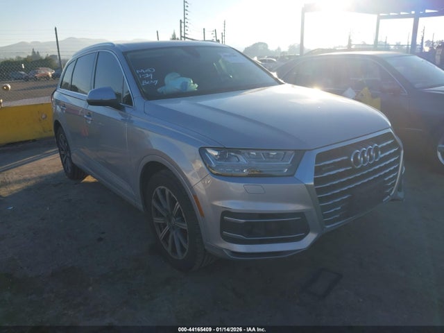 2017 AUDI Q7 WA1VAAF70HD054362 Photo 0