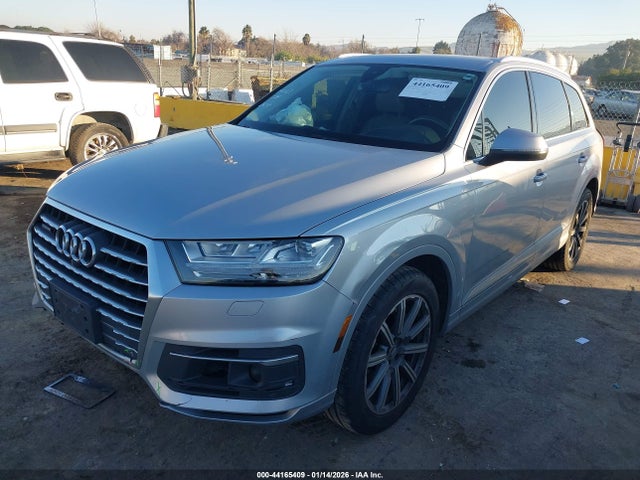 2017 AUDI Q7 WA1VAAF70HD054362 Photo 1