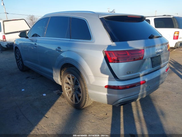 2017 AUDI Q7 WA1VAAF70HD054362 Photo 2