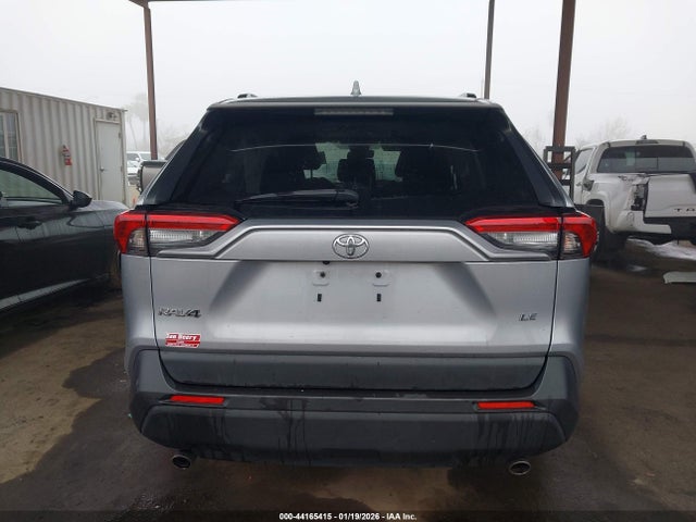 Toyota RAV4 LE 2019 JTMH1RFV4KD515974 Image 16