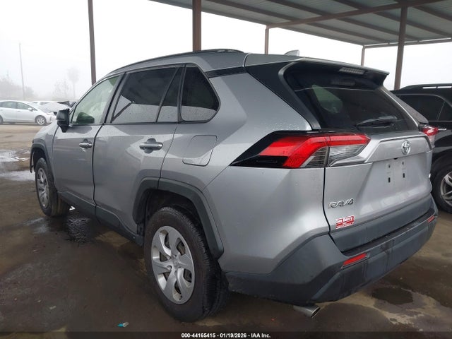 Toyota RAV4 LE 2019 JTMH1RFV4KD515974 Image 3