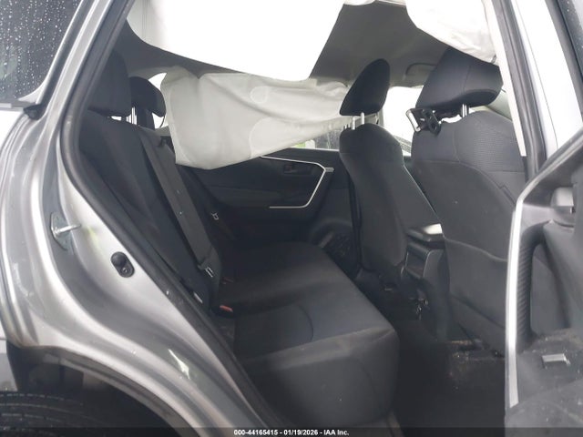 Toyota RAV4 LE 2019 JTMH1RFV4KD515974 Image 8