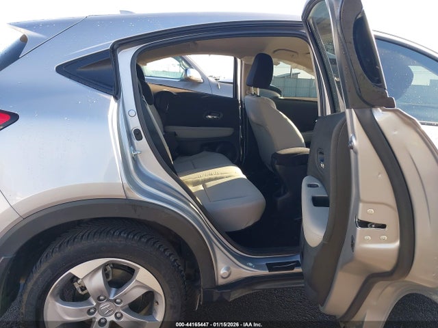 3CZRU6H30NM716067 Honda Hr-v Awd Lx
