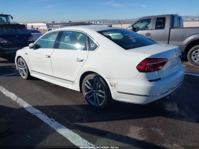 2017 VOLKSWAGEN PASSAT 1VWDT7A37HC002989 Photo 2
