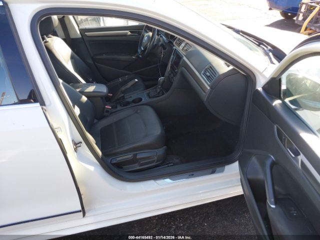 2017 VOLKSWAGEN PASSAT 1VWDT7A37HC002989 Photo 4