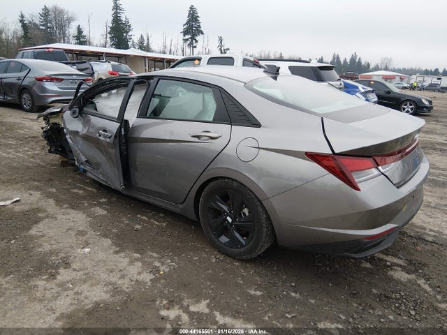 KMHLM4AG8PU372110 Hyundai ELANTRA SEL
