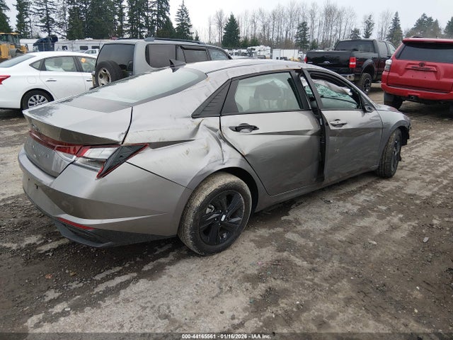 KMHLM4AG8PU372110 Hyundai ELANTRA SEL