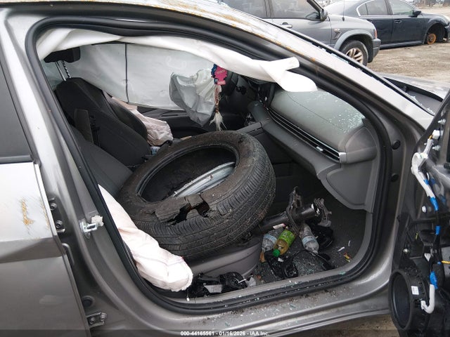 KMHLM4AG8PU372110 Hyundai ELANTRA SEL