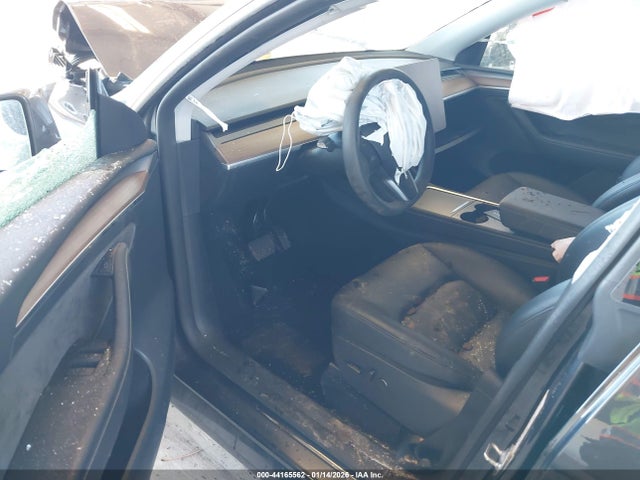 2024 TESLA MODEL Y 7SAYGDEE2RF200793 Photo 4