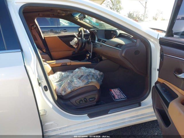 Lexus ES 300H 2020 58AD21B10LU010259 Image 5