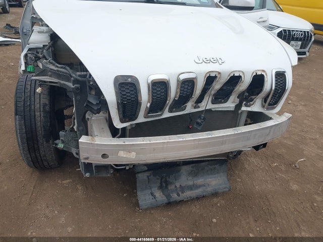 1C4PJLCB6HW619270 Jeep Cherokee Latitude Fwd