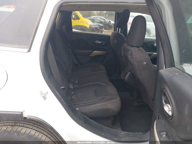1C4PJLCB6HW619270 Jeep Cherokee Latitude Fwd