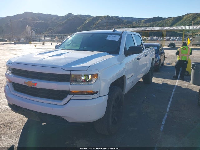Chevrolet Silverado 1500 Custom 2018 3GCUKPEC4JG160757 Image 2
