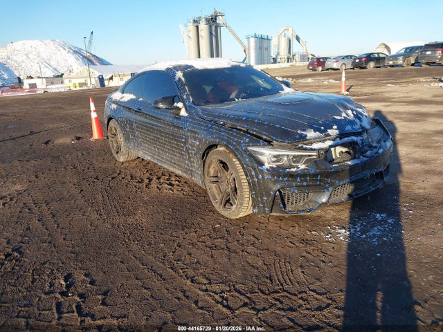 2016 BMW M4 WBS3R9C58GK338591