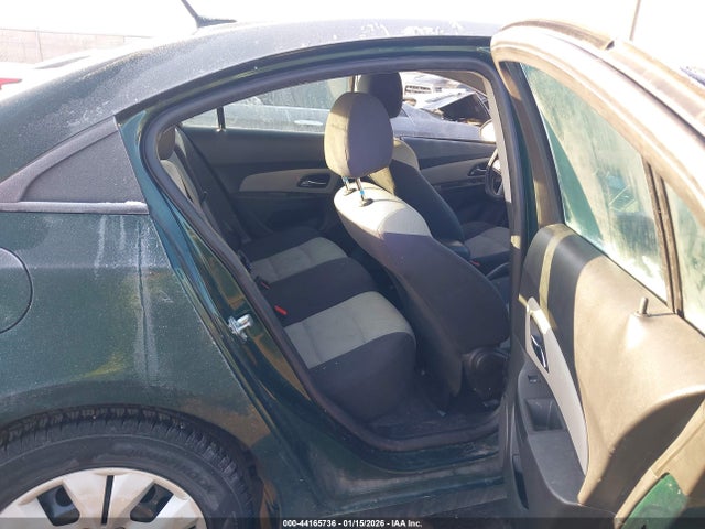 1G1PA5SH7E7467905 Chevrolet Cruze Ls Auto