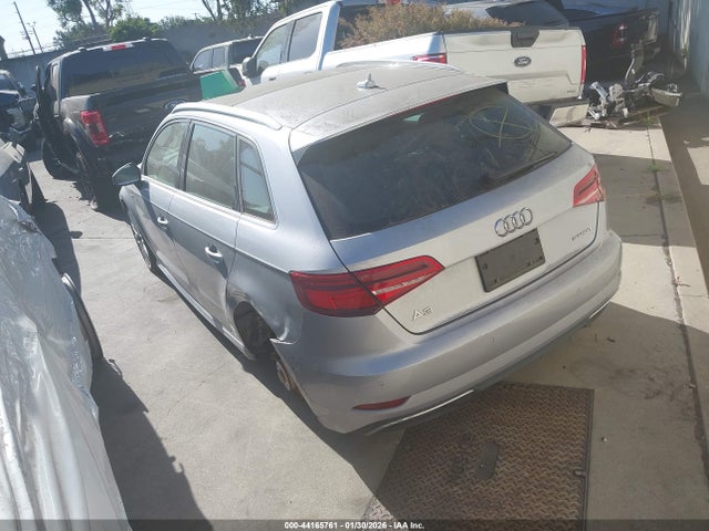 2018 AUDI A3 E-TRON WAUTPBFF5JA075981 Photo 2