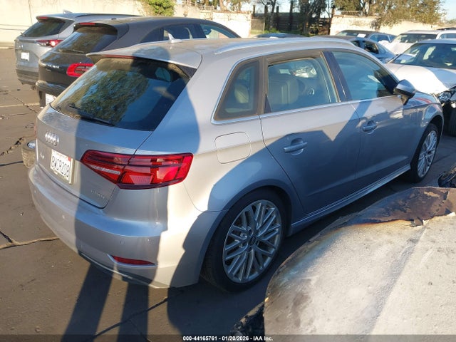 2018 AUDI A3 E-TRON WAUTPBFF5JA075981 Photo 3