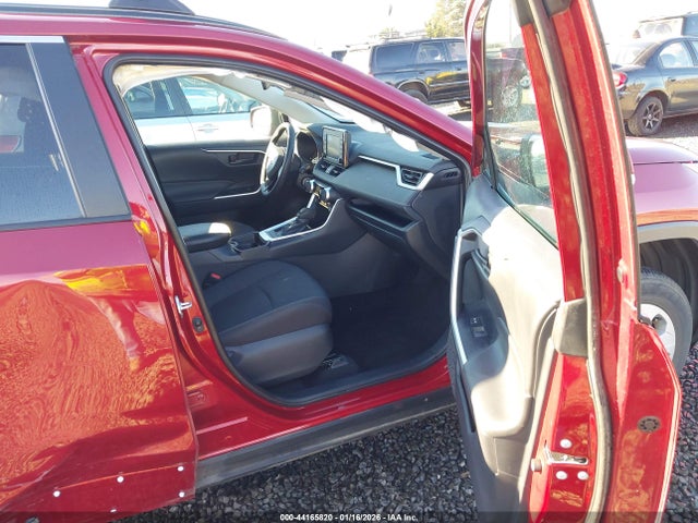 2T3G1RFV8KW068970 Toyota RAV4 LE