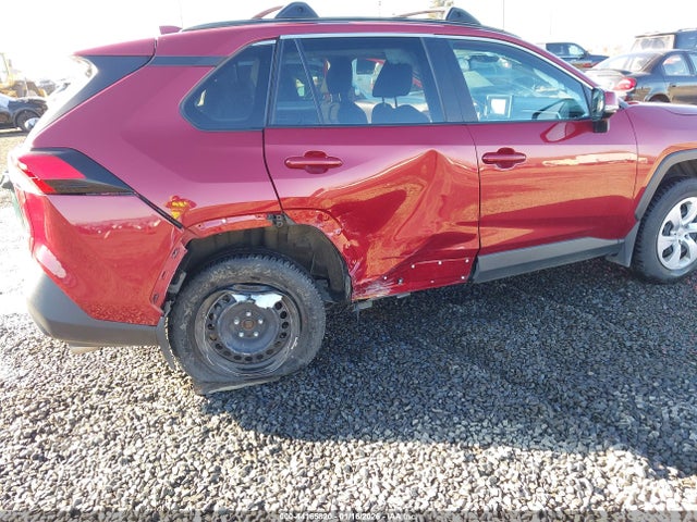 2T3G1RFV8KW068970 Toyota RAV4 LE