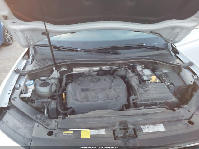 3VV3B7AX4JM008095 Volkswagen Tiguan 2.0t Se/2.0t Sel