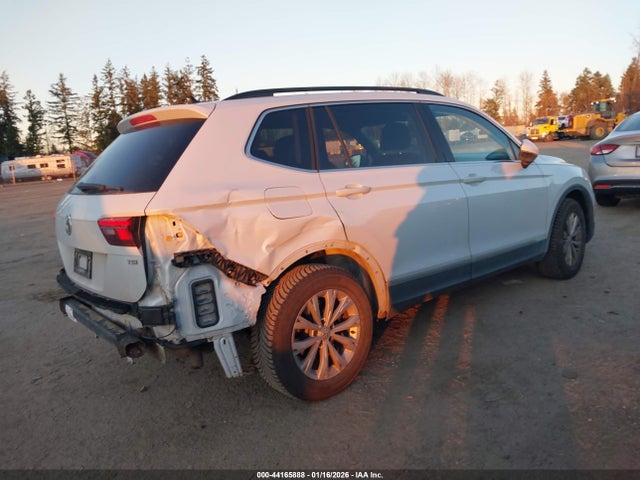 3VV3B7AX4JM008095 Volkswagen Tiguan 2.0t Se/2.0t Sel