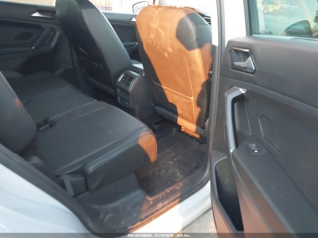 3VV3B7AX4JM008095 Volkswagen Tiguan 2.0t Se/2.0t Sel