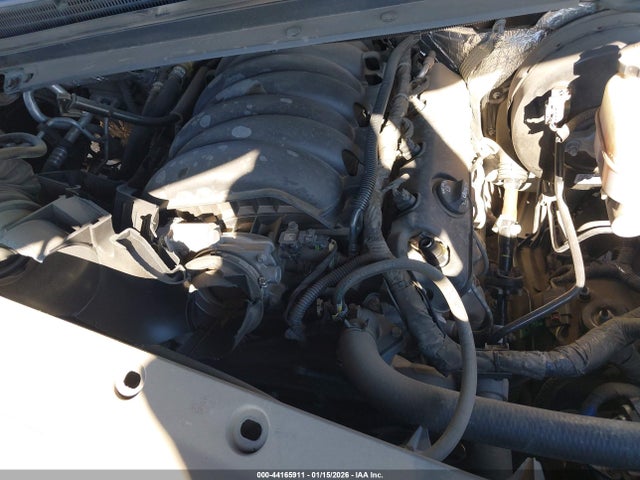 1GNSCBKCXJR137809 Chevrolet Tahoe Lt