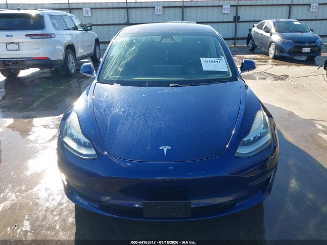 Продажа на аукционе авто 2018 Tesla Model 3 Long Range/mid Range, vin: 5YJ3E1EAXJF060070, номер лота: 44165917
