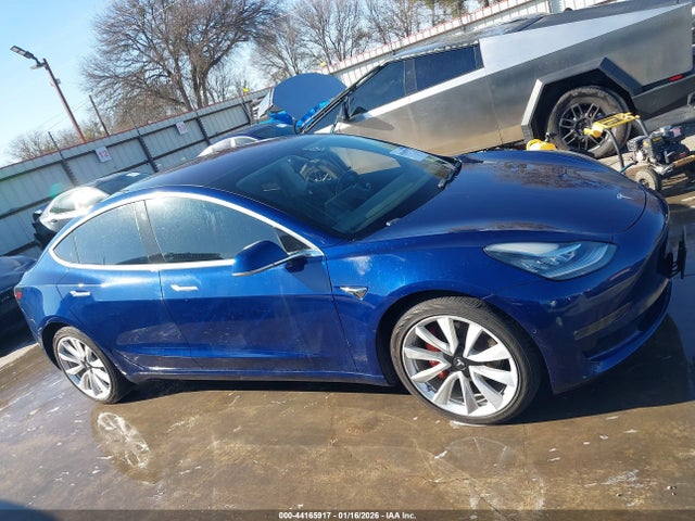 Продажа на аукционе авто 2018 Tesla Model 3 Long Range/mid Range, vin: 5YJ3E1EAXJF060070, номер лота: 44165917
