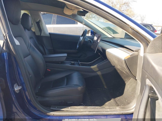 2018 TESLA MODEL 3 5YJ3E1EAXJF060070 Photo 4