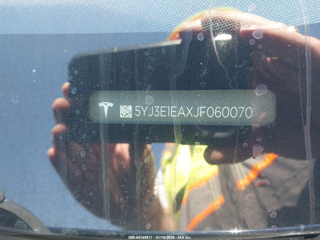 2018 TESLA MODEL 3 5YJ3E1EAXJF060070 Photo 8