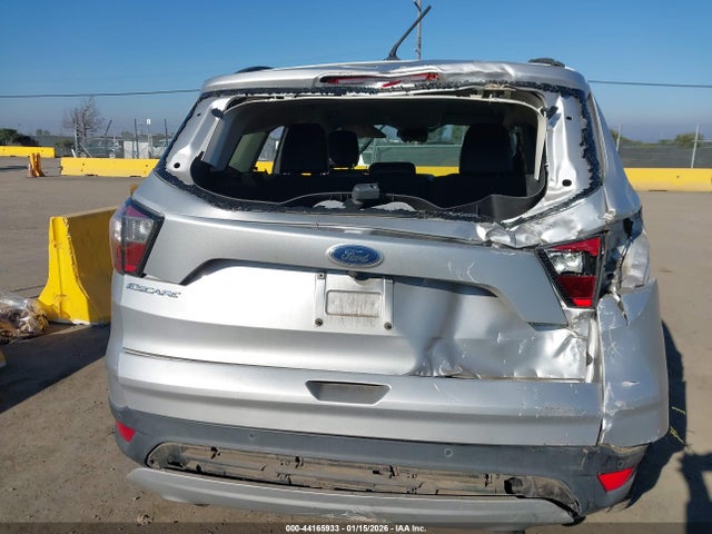 1FMCU0HD5JUA86503 Ford ESCAPE SEL