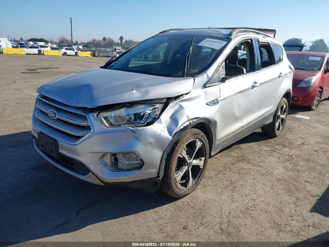 1FMCU0HD5JUA86503 Ford ESCAPE SEL