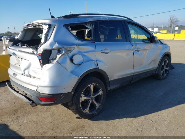 1FMCU0HD5JUA86503 Ford ESCAPE SEL