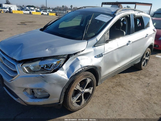 1FMCU0HD5JUA86503 Ford ESCAPE SEL