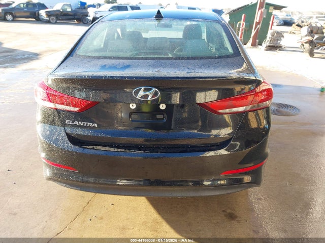5NPD84LF1JH229972 Hyundai ELANTRA SEL