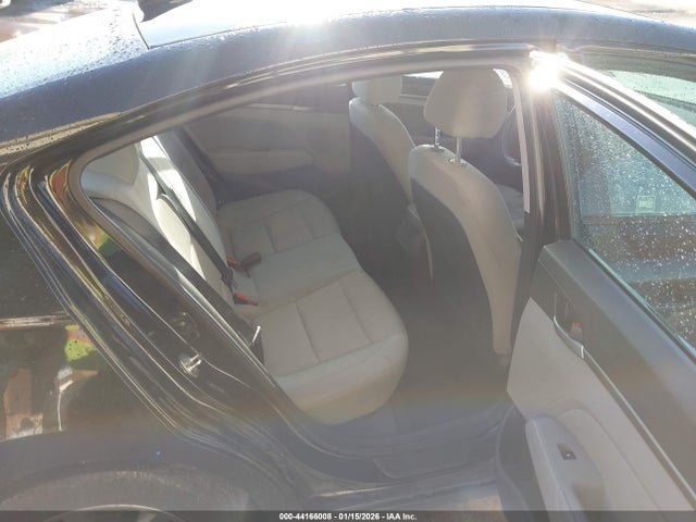 5NPD84LF1JH229972 Hyundai ELANTRA SEL