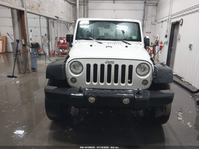 1C4BJWDG4EL296162 Jeep Wrangler Unlimited Sport