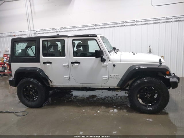 1C4BJWDG4EL296162 Jeep Wrangler Unlimited Sport