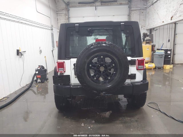 1C4BJWDG4EL296162 Jeep Wrangler Unlimited Sport