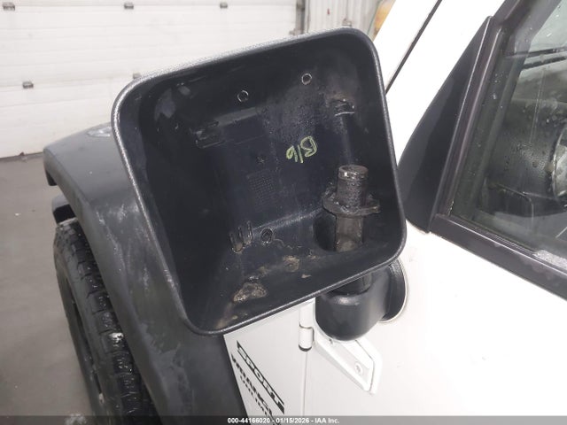 1C4BJWDG4EL296162 Jeep Wrangler Unlimited Sport