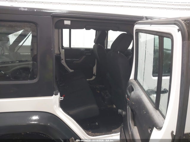 1C4BJWDG4EL296162 Jeep Wrangler Unlimited Sport
