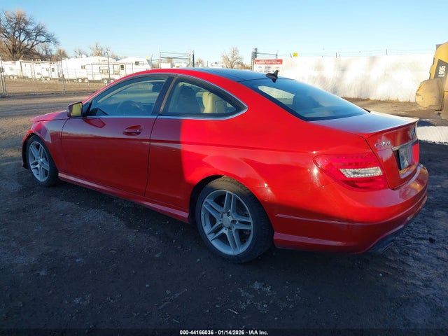 2013 MERCEDES-BENZ C 350 WDDGJ8JB0DG021718 Photo 2