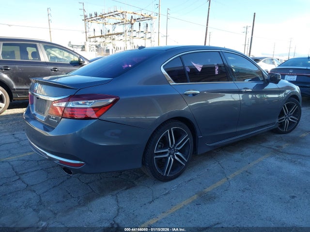 1HGCR3F97GA020018 Honda Accord Touring