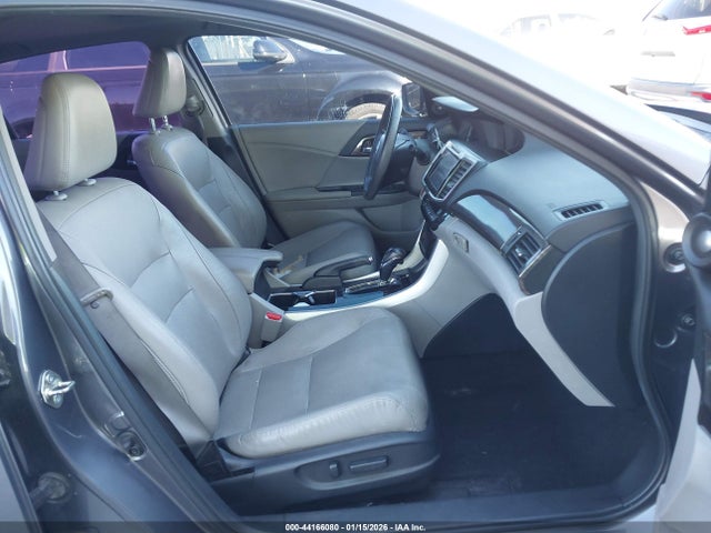 1HGCR3F97GA020018 Honda Accord Touring