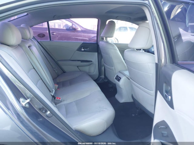 1HGCR3F97GA020018 Honda Accord Touring