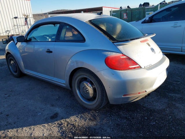 2015 VOLKSWAGEN BEETLE 3VWF17AT9FM651994 Photo 2